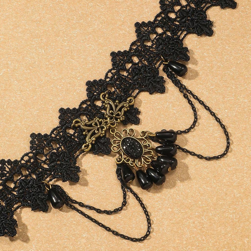 Retro Lace Clavicle Chain Gothic Style Personality Accessories Lace Pendant Necklace Female Clavicle Chain