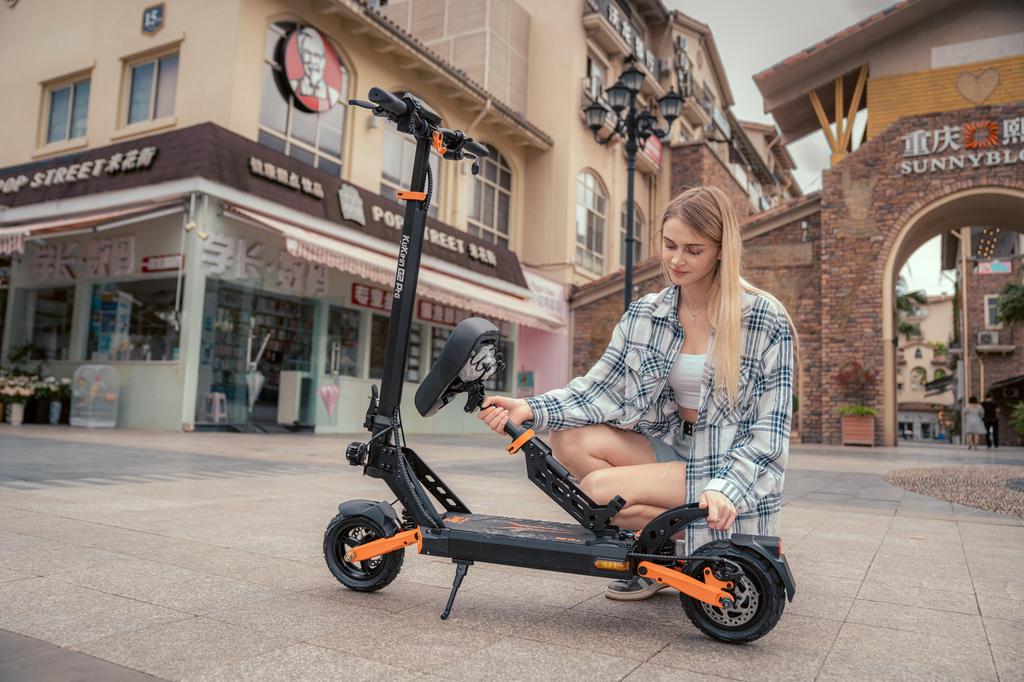 KuKirin G2 Pro Foldable Electric Scooter 600W Rear Motor 48V 15.6Ah Battery 45km/h Speed 58km Range LED Display Lights