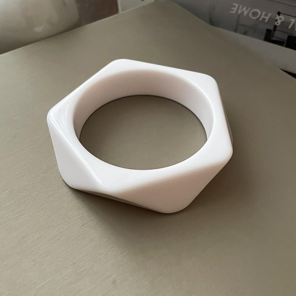 Europe American Style Irregular Wide Bracelet Smudging Retro Hand Ring Vintage Resin Bangle Women