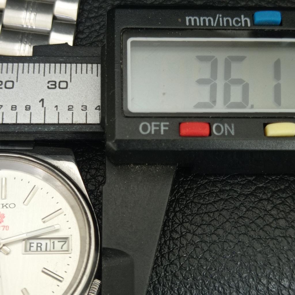 ОРИГИНАЛЬНЫЕ ВИНТАЖНЫЕ АВТОМАТИЧЕСКИЕ МУЖСКИЕ ЧАСЫ SEIKO EXPO 70 ЯПОНИЯ СЕРЕБРЯНЫЙ ЦИФЕРБЛАТ a708788-1
