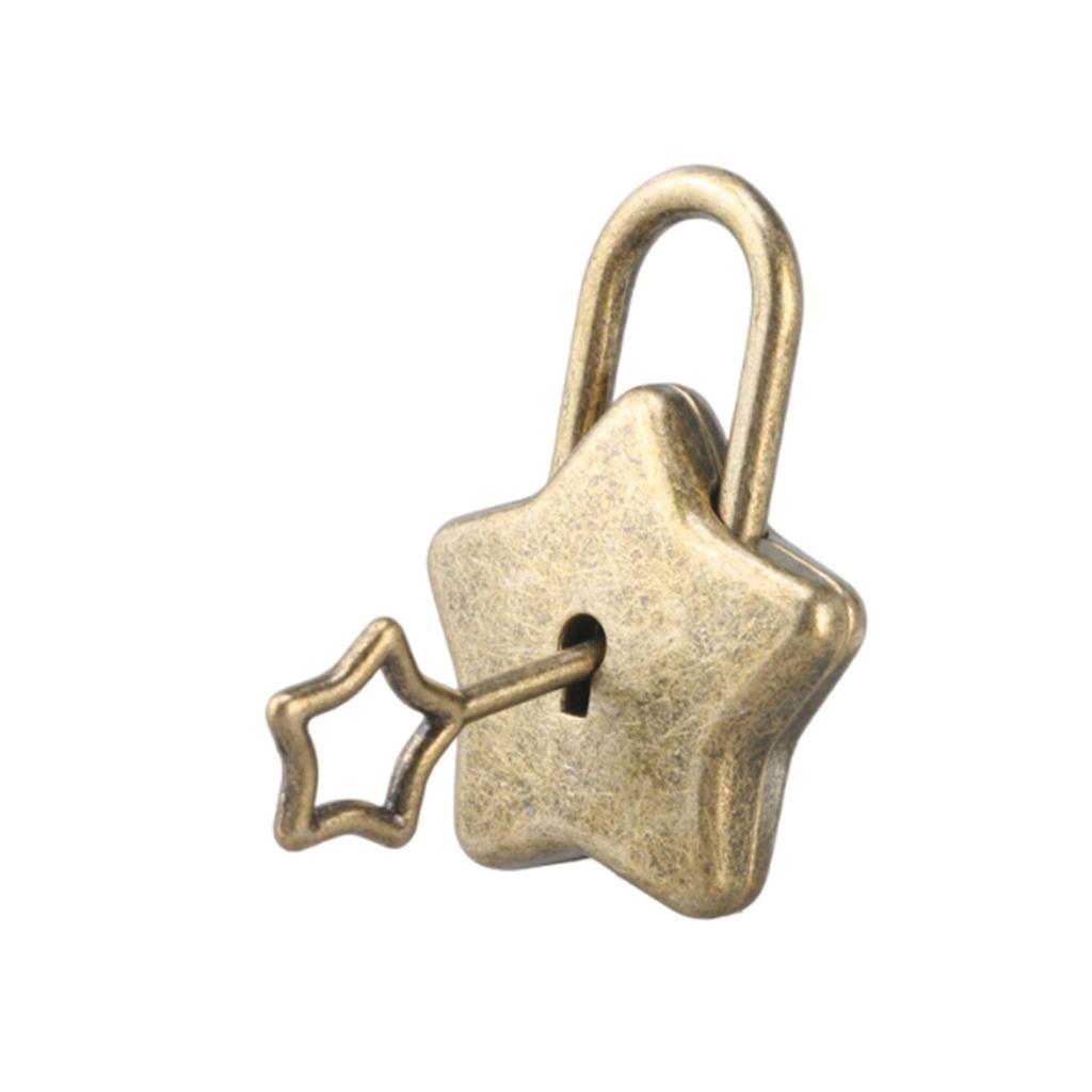 Винтажный замок для деревянных ящиков. Простая в использовании фурнитура. Простая в использовании фурнитура. Декоративный замок, идеально подходящий для защиты вещей.