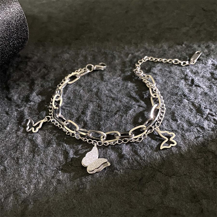 Двухслойный титановый браслет в европейском и американском хип-хоп стиле с римскими цифрами и подвеской в виде четырехлистного клевера