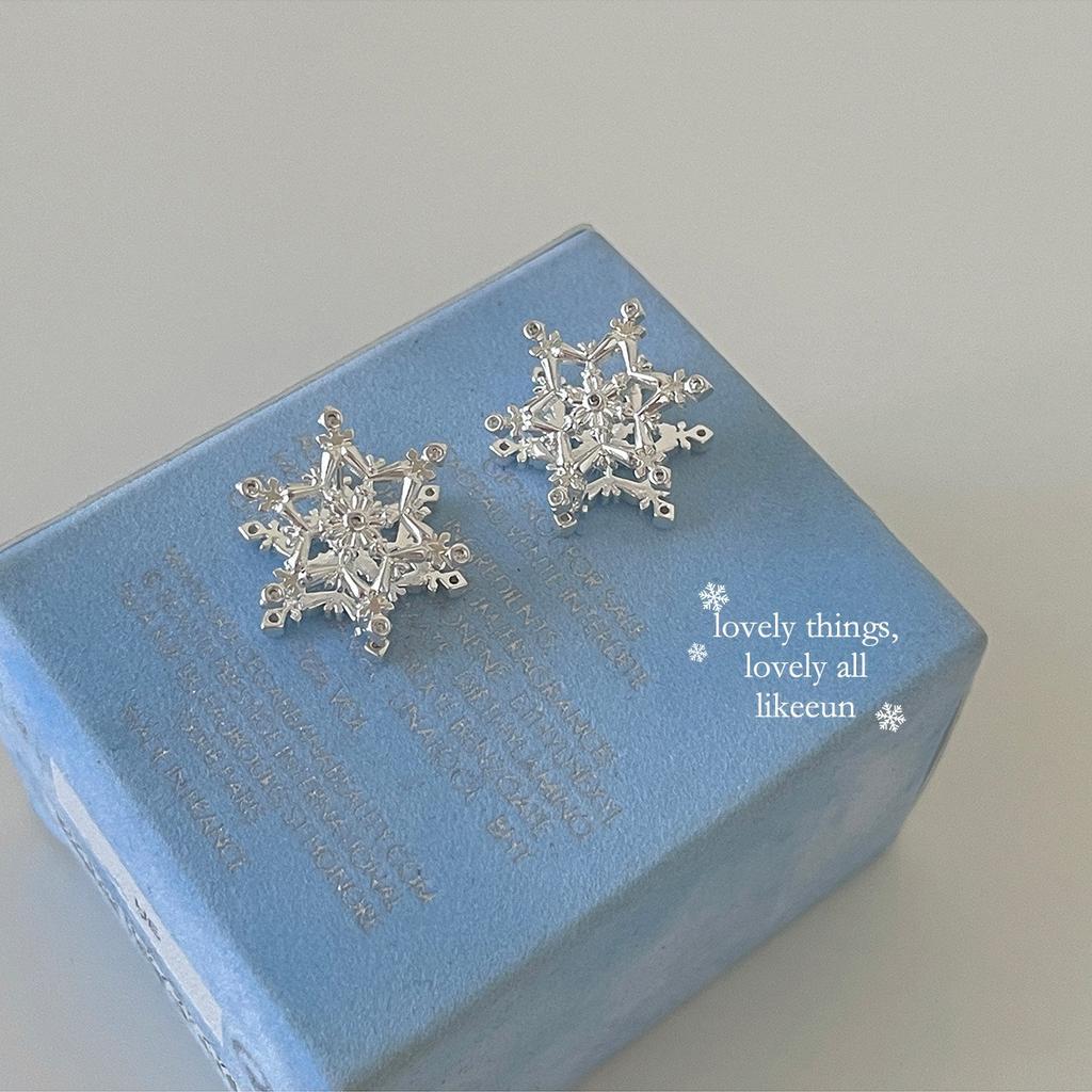 Серьги-гвоздики со снежинками из серебра 925 пробы для женщин, изысканные серьги с супер блеском и красивым темпераментом, новые модные серьги