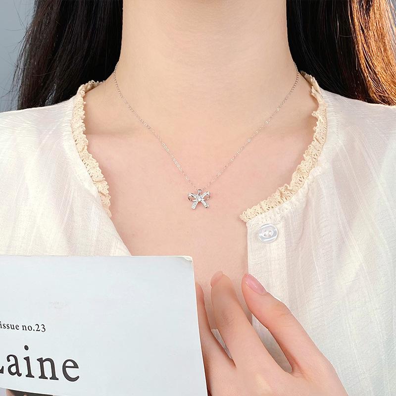 Легкое роскошное женское ожерелье-бантик с современным дизайном и элегантной элегантной цепочкой на ключицу