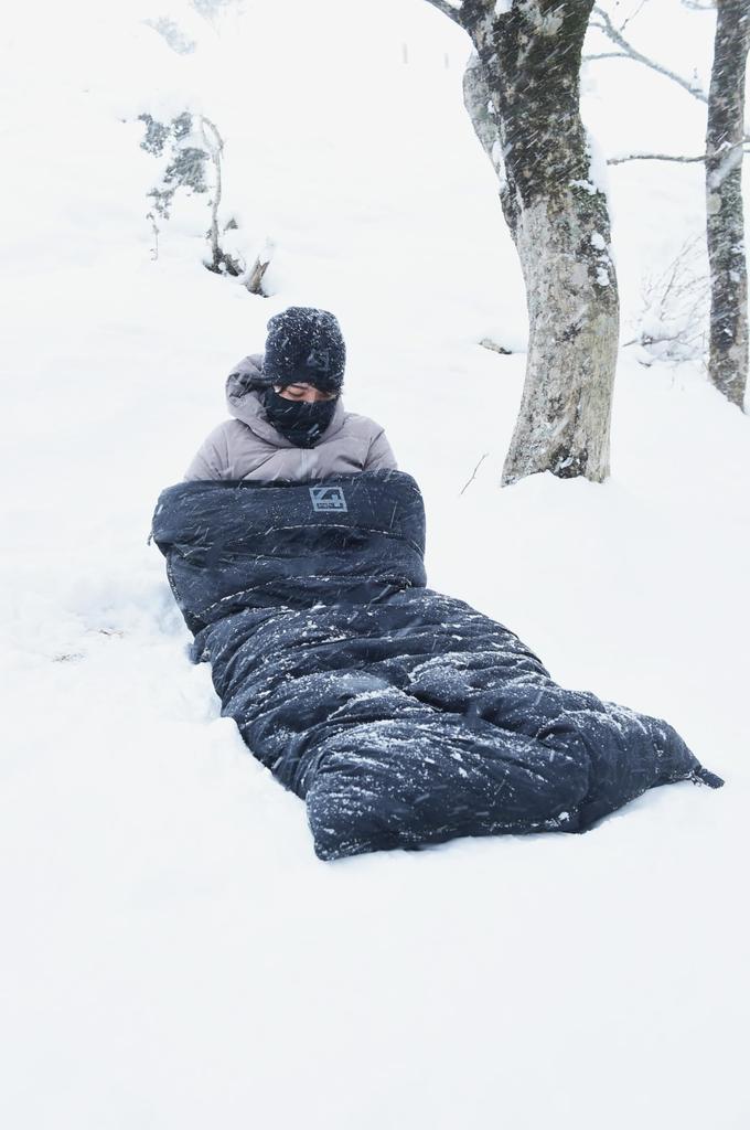 Спальный мешок Черный теплый даже в экстремальной структуре 1600 г Легкий Компактный Верхний чехол Конвертного типа Спальный мешок Зимний Спальный мешок Весна 3 400T20D