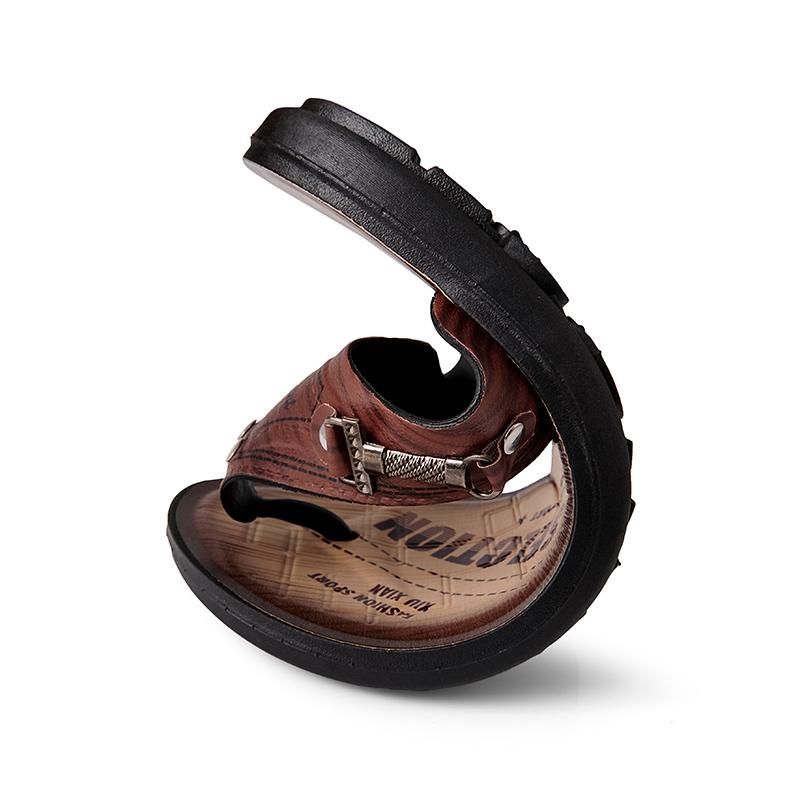 Модные горячие распродажи мужские шлепанцы Высококачественная ПУ кожа Мужские тапочки Новые летние пляжные сандалии Модные мужские повседневные туфли на мягкой подошве