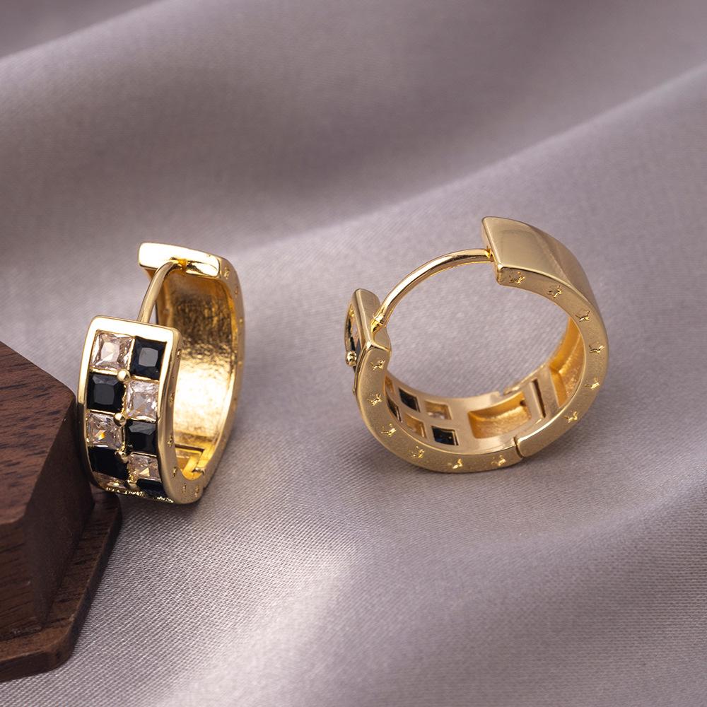 Серьги-иглы из серебра 925 пробы: Легкая роскошь, высококлассные пусеты и универсальный нишевый дизайн в виде колец для работы и стиля