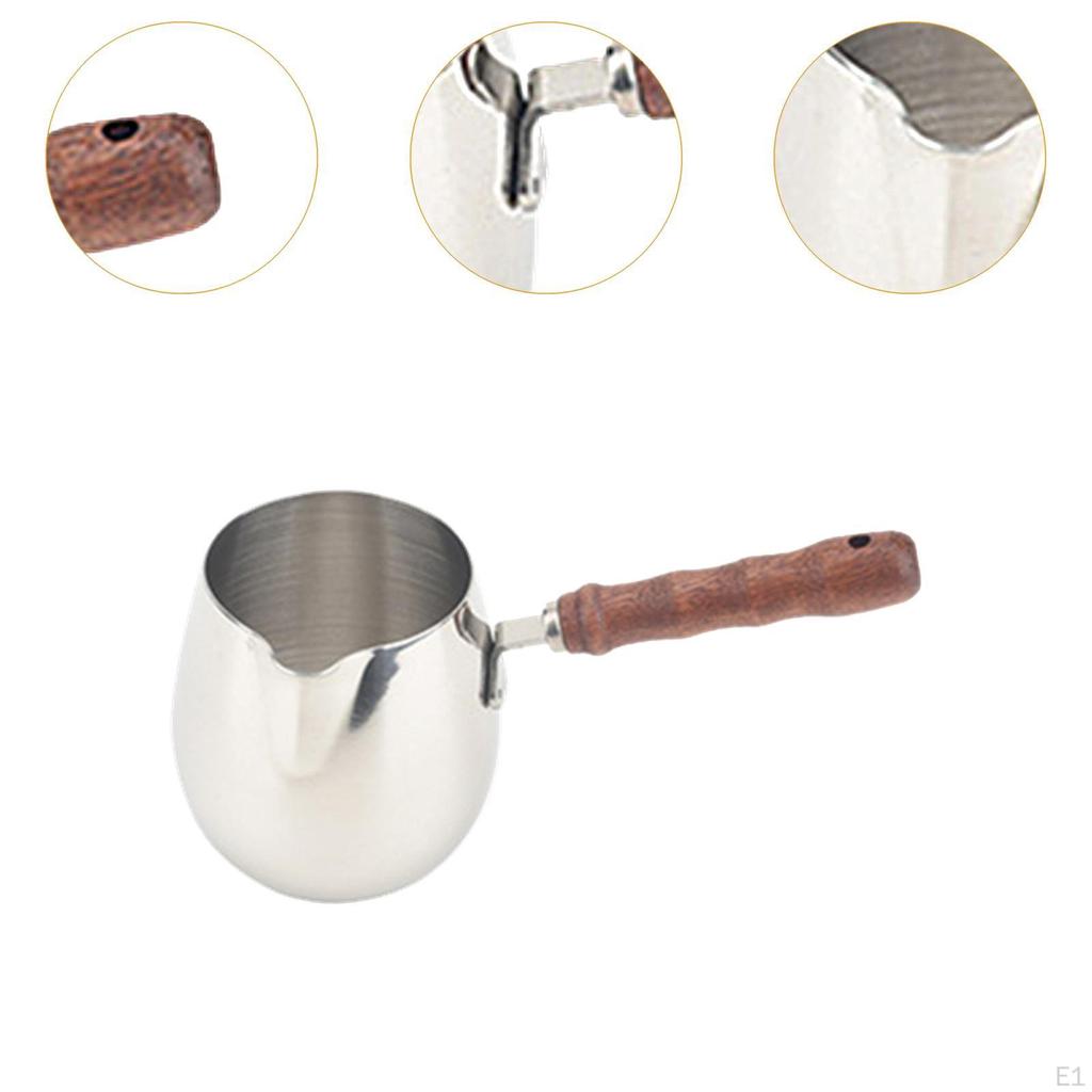 Кофейник с длинной ручкой и практичным носиком