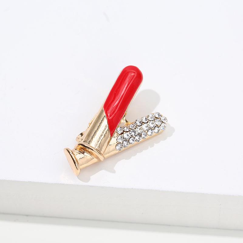 Броши для профилактики эпидемий в больнице Ухань: Мультсериал с термометрами, заботливыми врачами, медсестрами и другими креативными дизайнами.