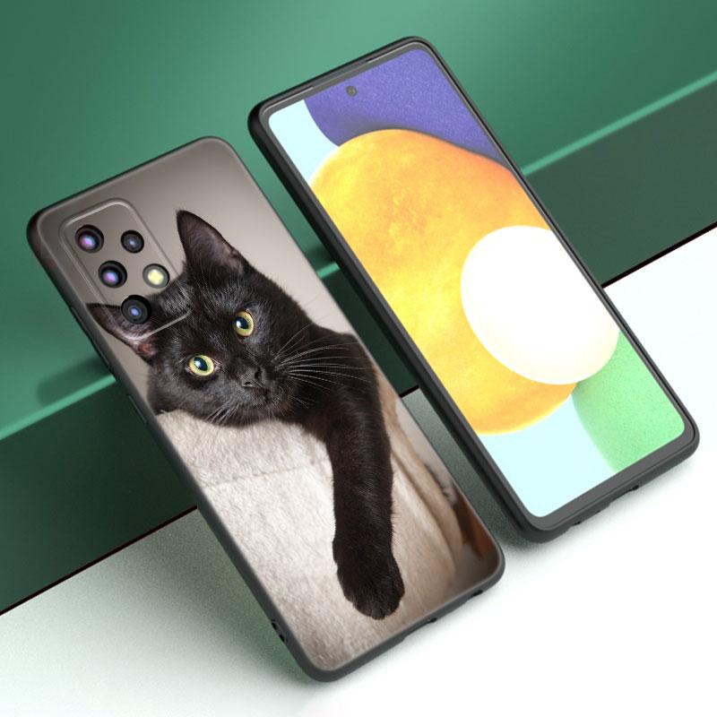 Черный кот пристально смотрит на чехол для телефона Samsung A13 A22 A24 A32 A23 A25 A34 A35 A52S A53 A54 A55 A73 A12 A14 A15 A31 A33 A50 A51