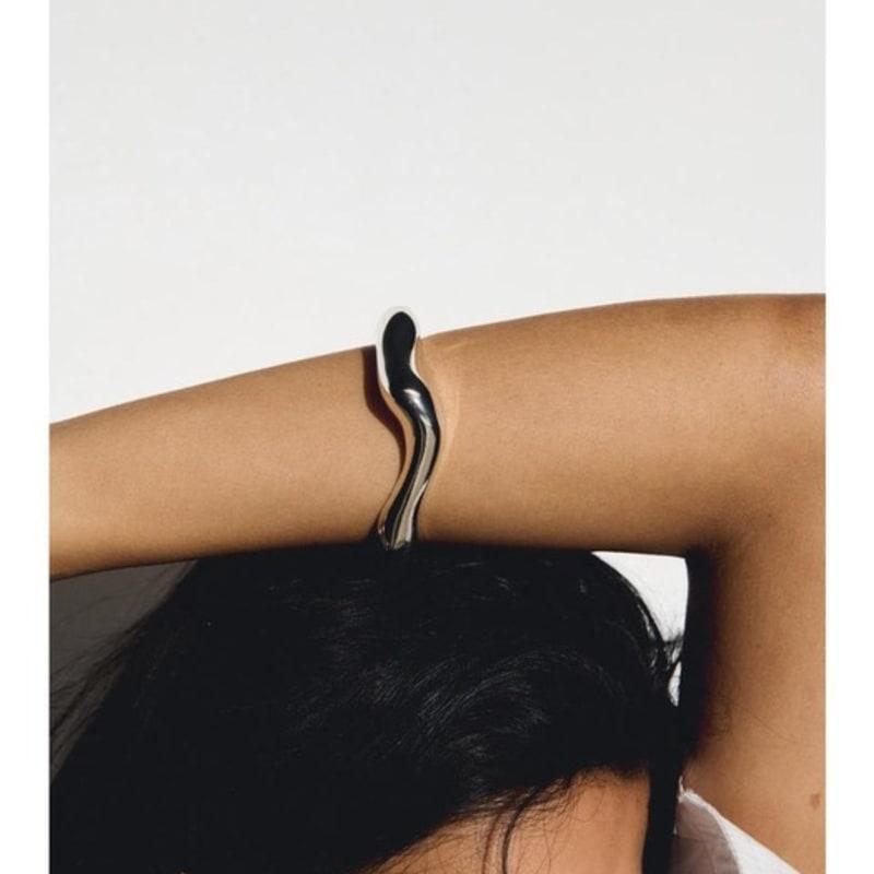H&M Asymmetric Hinge Bangle Silver 1302868002