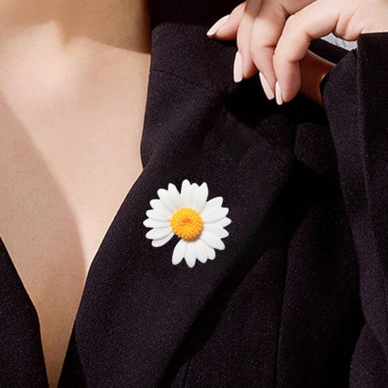 Brooch Pin Chrysanthemum Gap Japan Style Unisex Cartoon Floral Couple Brooch Clothes Decor