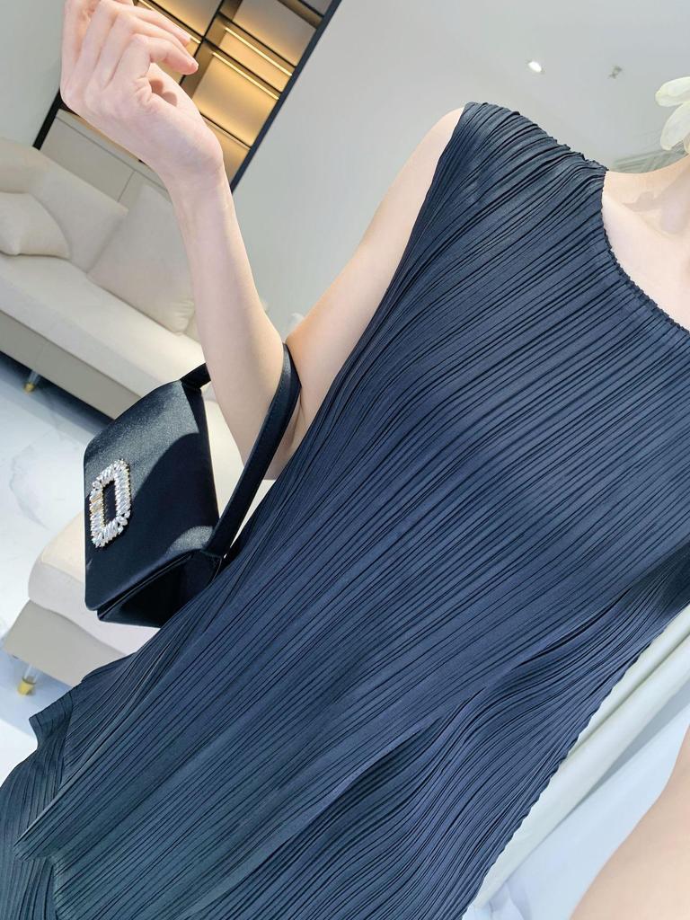 Элегантный летний костюм-двойка: Необычный топ и широкие брюки из морских водорослей для женщин