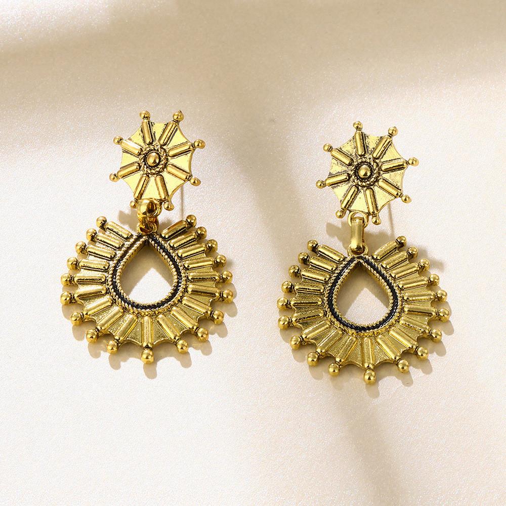 Minimalistic Elegant Earrings Unique Alloy Material Summer 2022 Collection