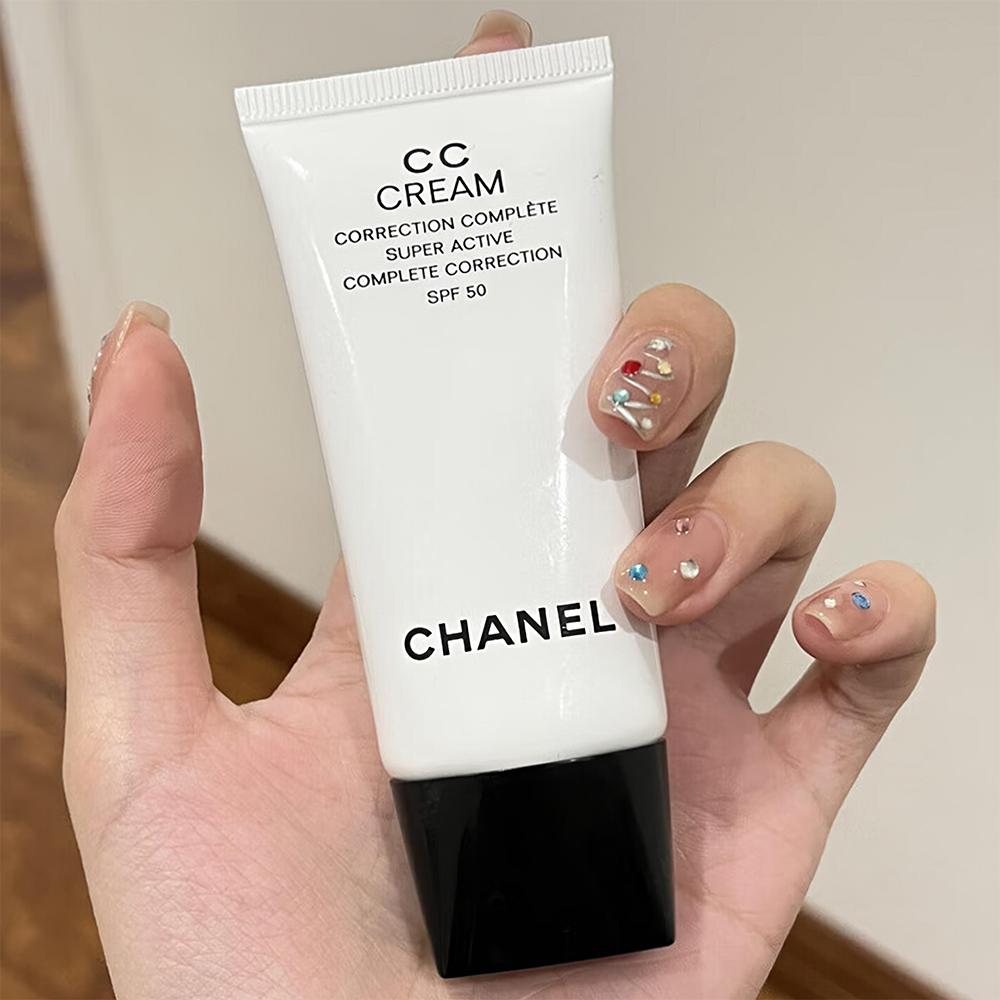 Chanel CC-крем SPF50 Тональная основа, Корректор тона кожи с натуральным покрытием 30 мл #10