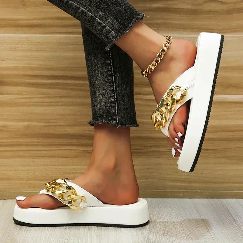 New Plus Size Herringbone Slippers Women Flat Beach Shoes 2024 Summer Vintage Metal Chain Platform Women‘s Flip-Flops Sandals