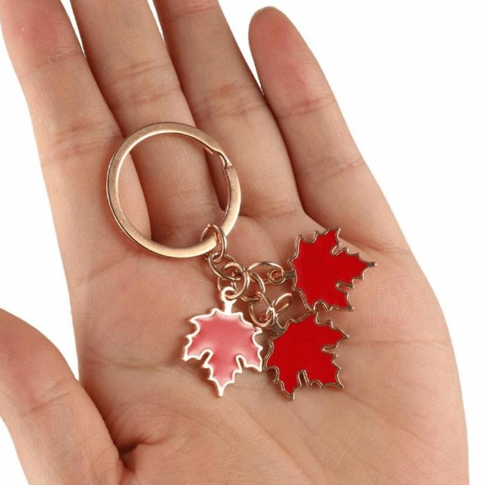 С жемчужным шнурком брелок в виде кленового листа металлический брелок в виде кленового листа Сумка