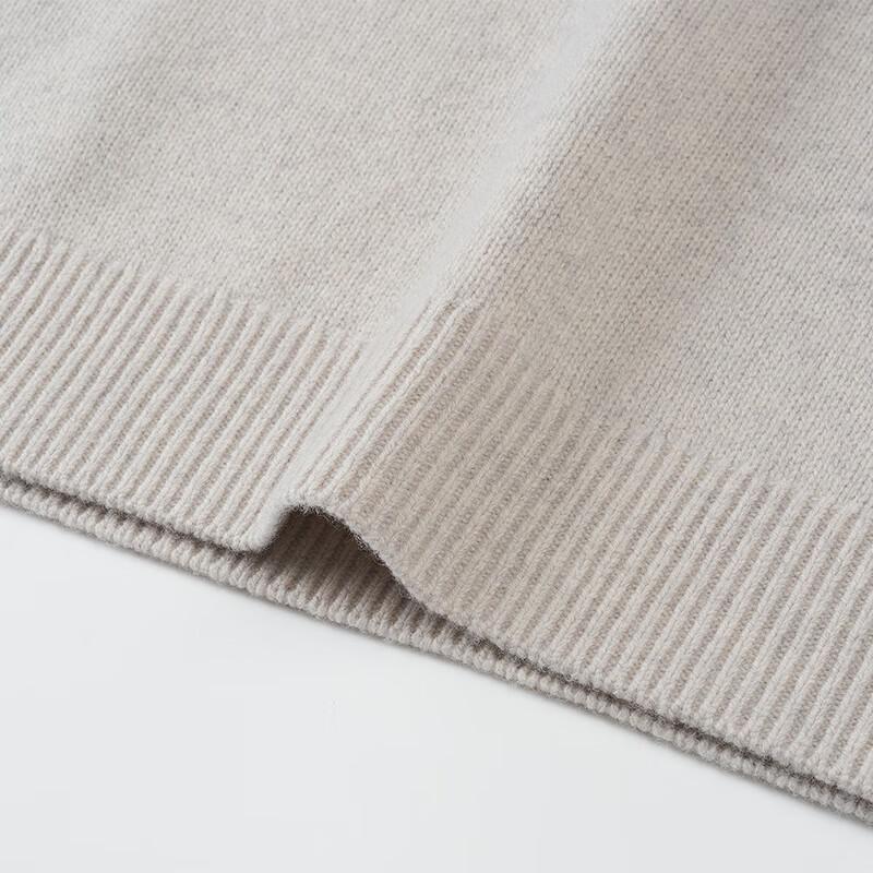 Teenie Weenie Men's V-Neck Wool Sweater