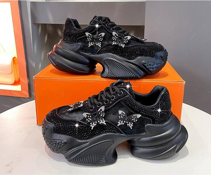 Новые женские туфли на платформе 2024 года, кристальные туфли на толстой подошве белого и серебристого цвета, блестящие кроссовки с кристаллами, трендовые повседневные кроссовки