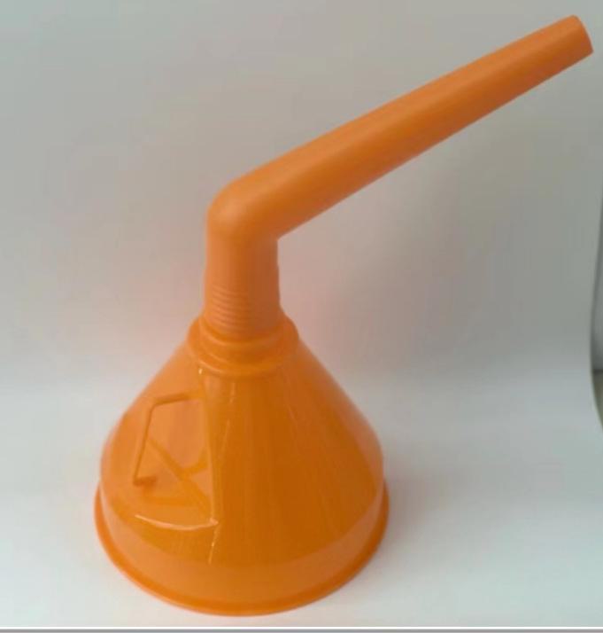 Фильтр-воронка автомобильная и мотоциклетная с телескопическим шлангом для бензина и масла.