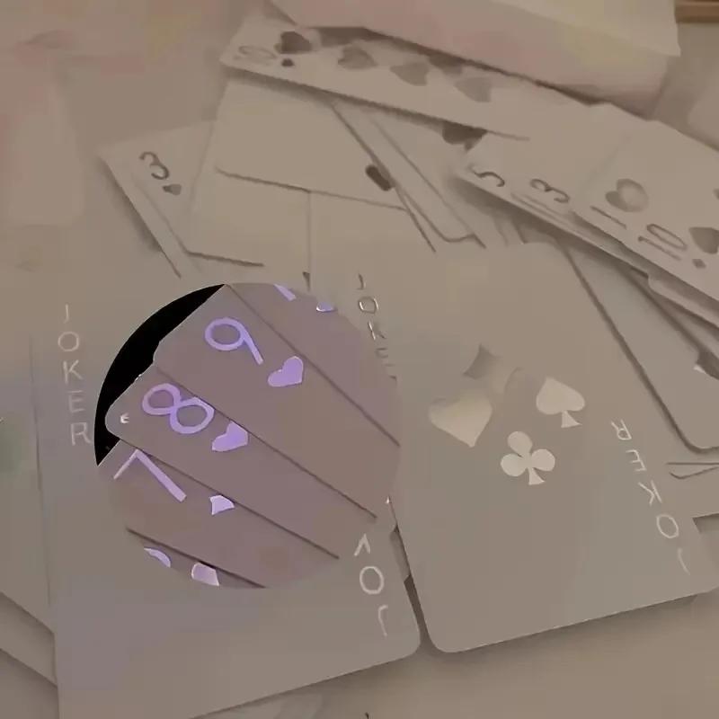 Светящиеся в темноте игральные карты Милая белая роза Ограниченная серия Карточные игры Идеально для семейных вечеринок Крутая карточная настольная игра