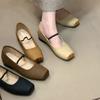 Французские ретро туфли Мэри Джейн женские 2025 осень новинка квадратный носок неглубокий вырез балетки одинарные туфли внутренняя высота увеличение маленькие кожаные туфли