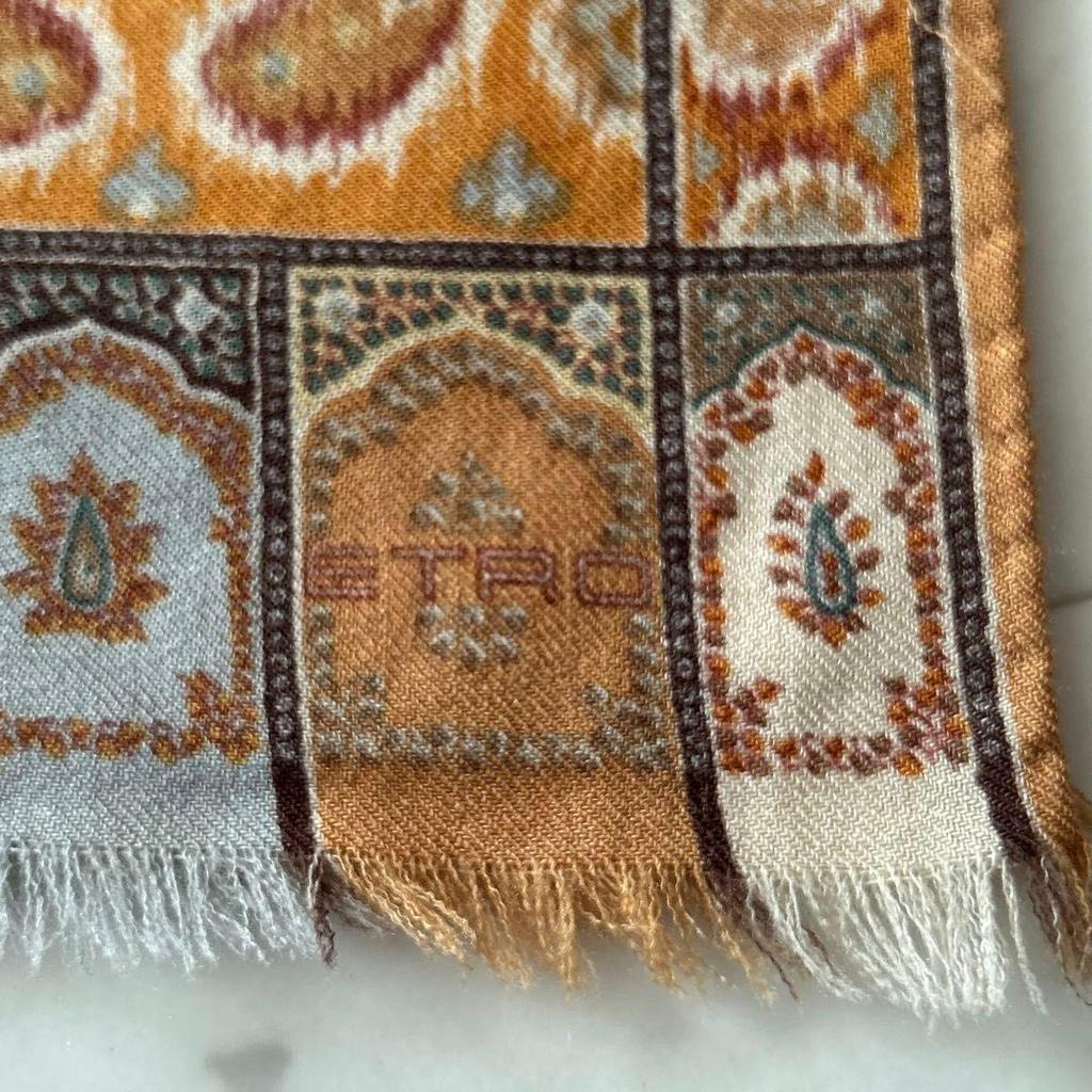 Б/у, отличное состояние, большой шарф-палантин ETRO, шелк-шерсть, узор пейсли, 128x42 см