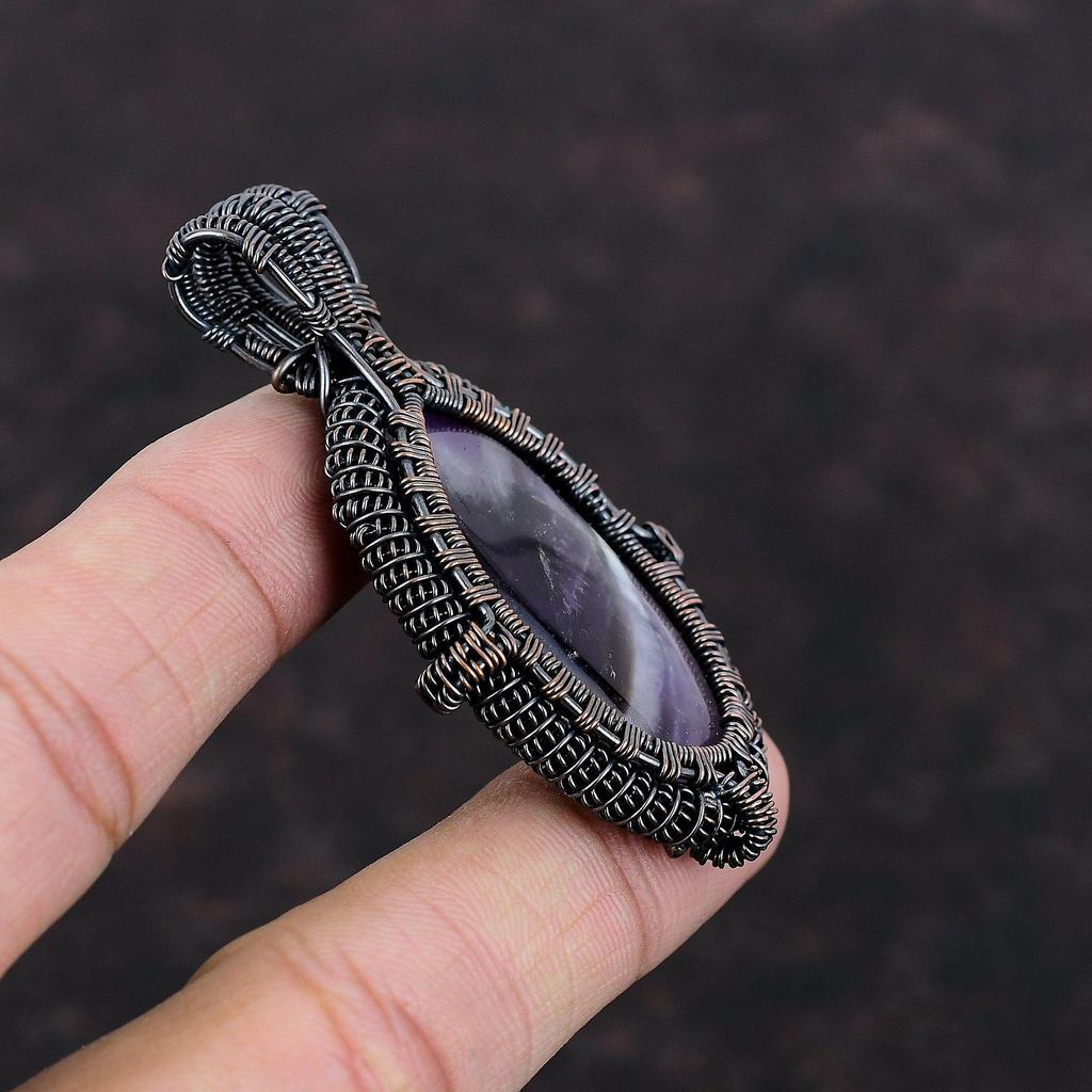 Подвеска с аметистом в виде шеврона, подвеска из медной проволоки, ювелирное изделие с драгоценными камнями, подвеска ручной работы, ювелирное изделие из медной проволоки, уникальный кулон в подарок для него