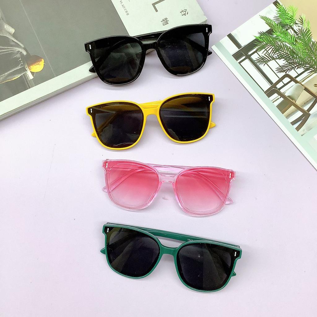 Детские солнцезащитные очки - модные, надежные, простые и удобные, детские солнцезащитные очки, модные солнцезащитные очки-коробки.