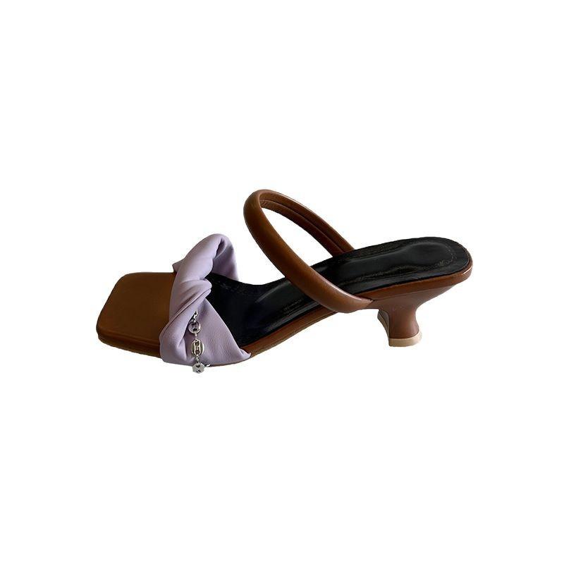 Design sense color matching 2025 thick heel square head sandals women's summer wear French niche low heel premium one-word slippers