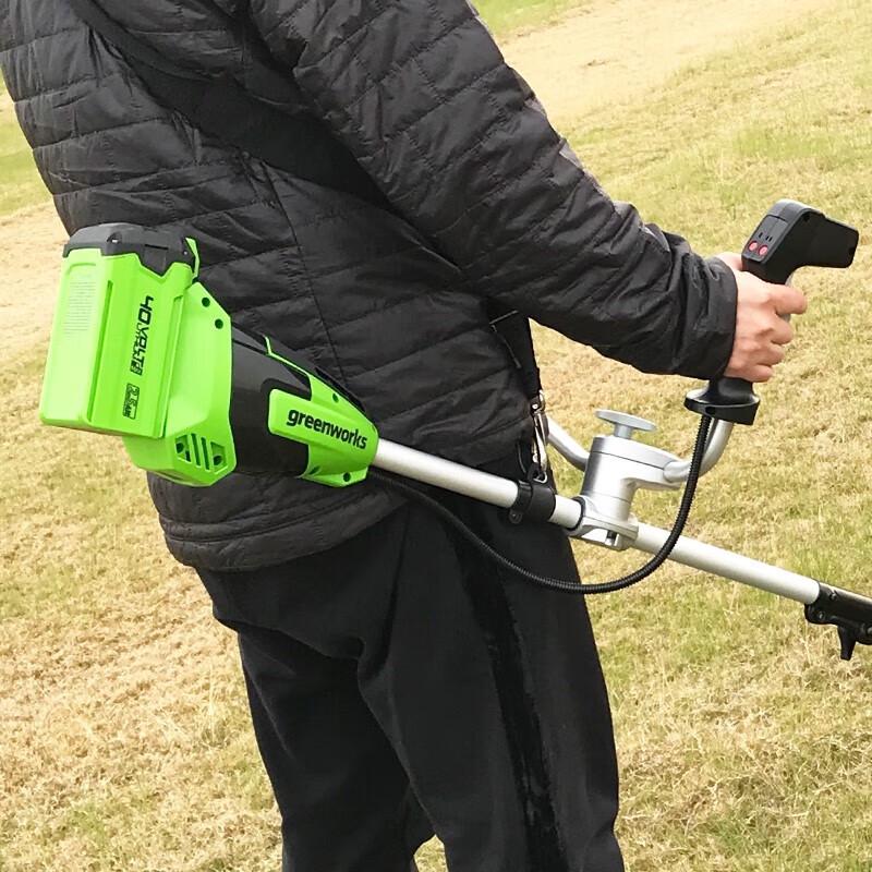 Беспроводной безщеточный триммер для травы и кусторез Greenworks 40V
