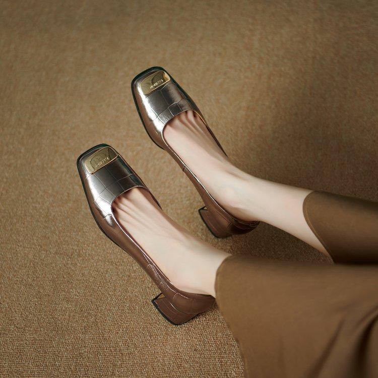 Модные туфли на толстом каблуке, женская повседневная обувь, квадратные каблуки, женские свадебные туфли на каблуках 35-40, повседневные туфли без застежек на каблуках 2024 года