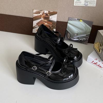 Туфли-лодочки из маленькой кожи с мелким вырезом, маленькие, увеличивающие рост, Мэри Джейн, лето 2025, новые, в ретро-темпераменте, с юбкой, одинарные туфли женские