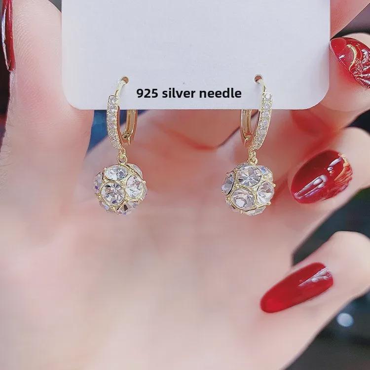 Серьги-шарики с бриллиантами: Изысканные заколки в корейском стиле для женщин — универсальный, роскошный и модный дизайн