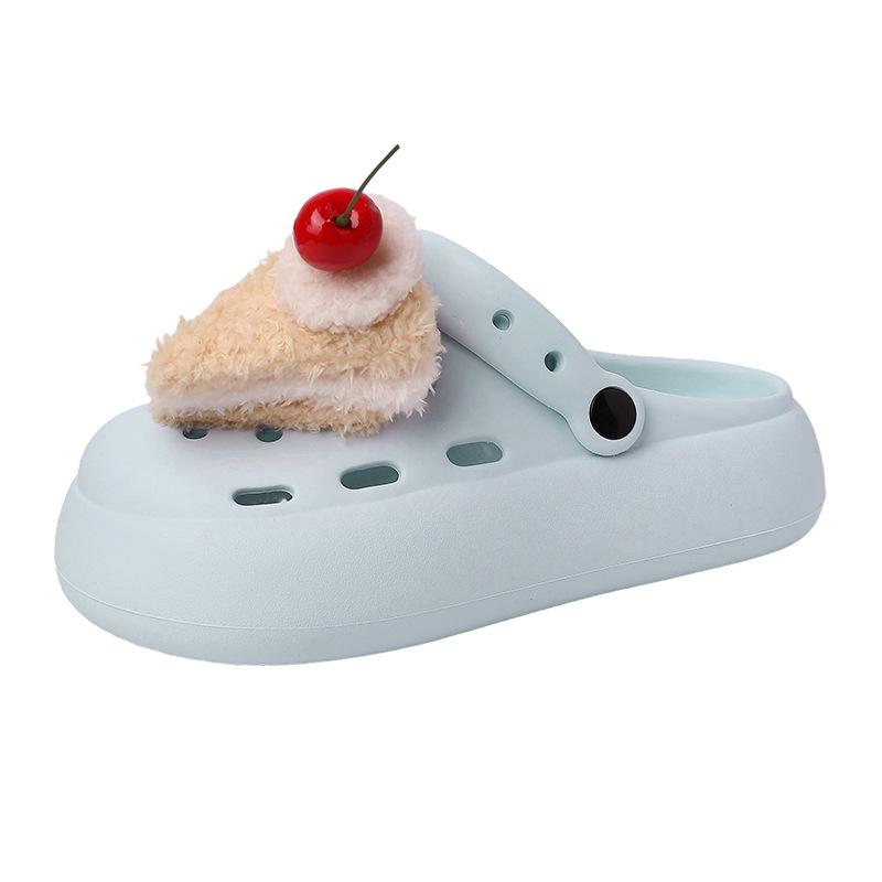 Милые мультяшные туфли-дырки для торта женские 2025 лето новая верхняя одежда повседневные толстые подошвы увеличивают рост дышащие с закрытым носком шлепанцы прилив