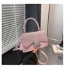 2025 new niche design messenger bag autumn and winter versatile fashion women's bag simple commuter foreign shoulder bag
