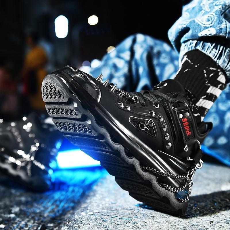 Модные мужские кроссовки в стиле панк на воздушной подушке. Мужская обувь на плоской платформе. Металлические украшения на шнуровке. Прохладные повседневные спортивные кроссовки с толстой подошвой.