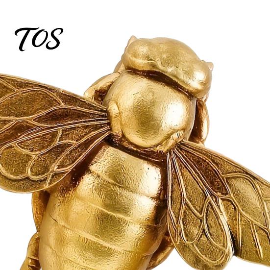 Small Gold Bee Statue Vintage Gilded Resin Figurine, Lifelike 3D Insect Sculpture with Built-In Wall Unique Gifts for Home Hook, Light Luxury Tabletop