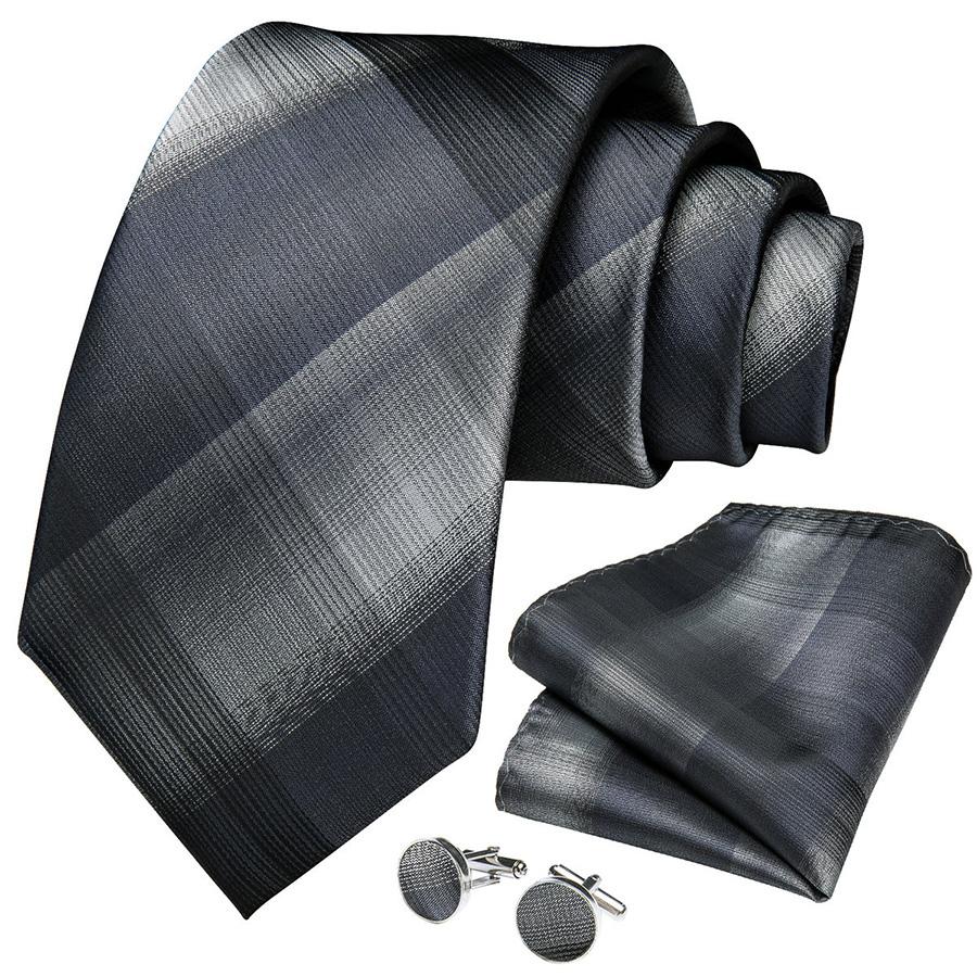 Роскошный мужской деловой набор в виде шёлкового галстука, карманного платка и запонок в одном стиле