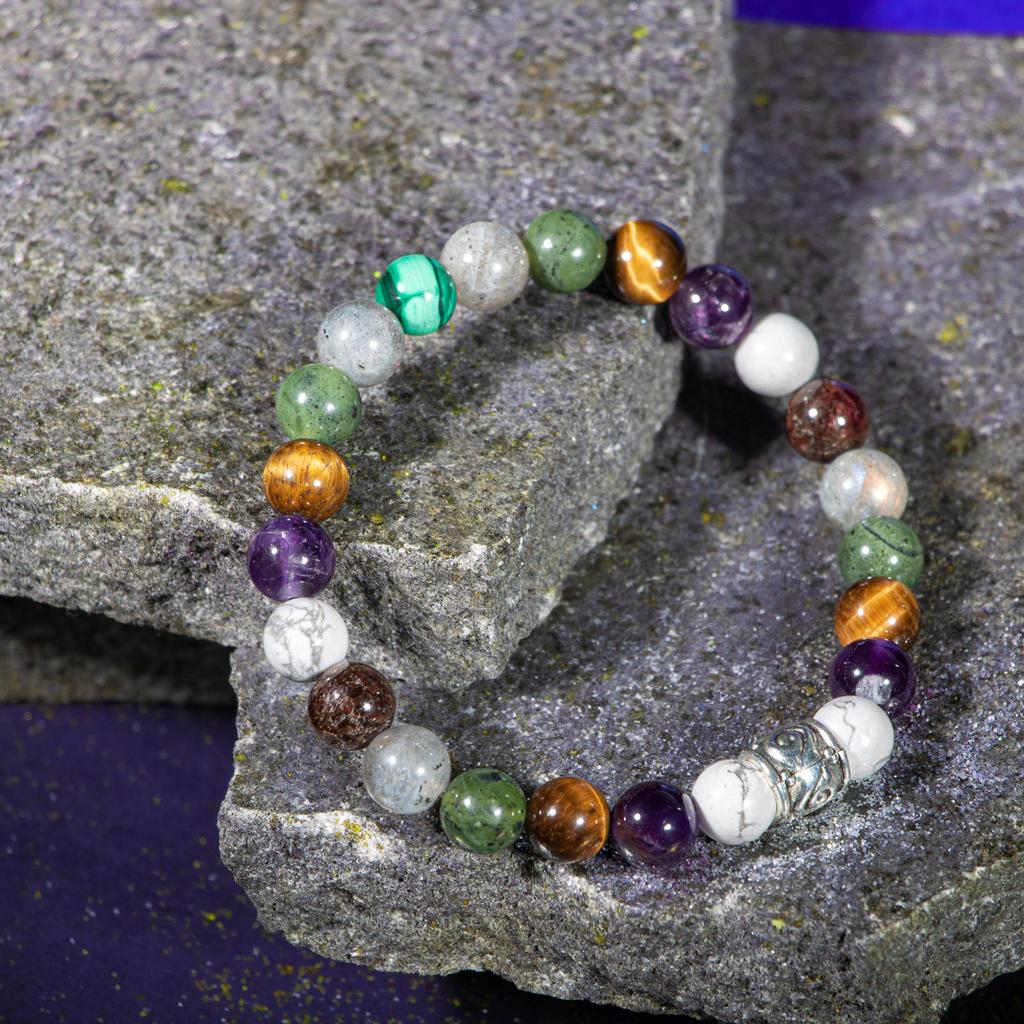 Браслет Скорпион Аметист, бордово-красный гранат, гранат, говлит, тигровый глаз, лабрадорит, нефрит