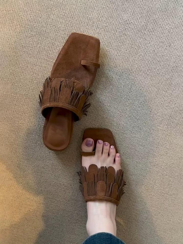 Версия из овчины~ нишевые замшевые тапочки с кисточками на низком каблуке с квадратным носком, женская обувь 2025, летние прохладные тапочки