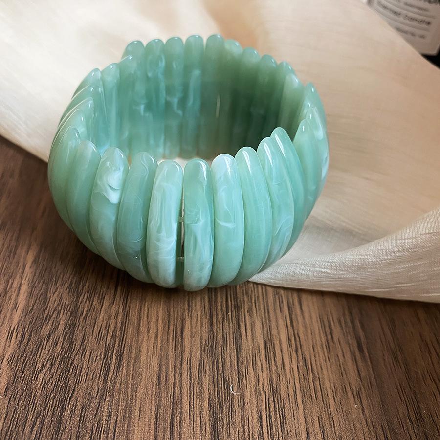 Радужный акриловый полукруглый эластичный браслет - Свежие и милые женские украшения высокого класса 2025.