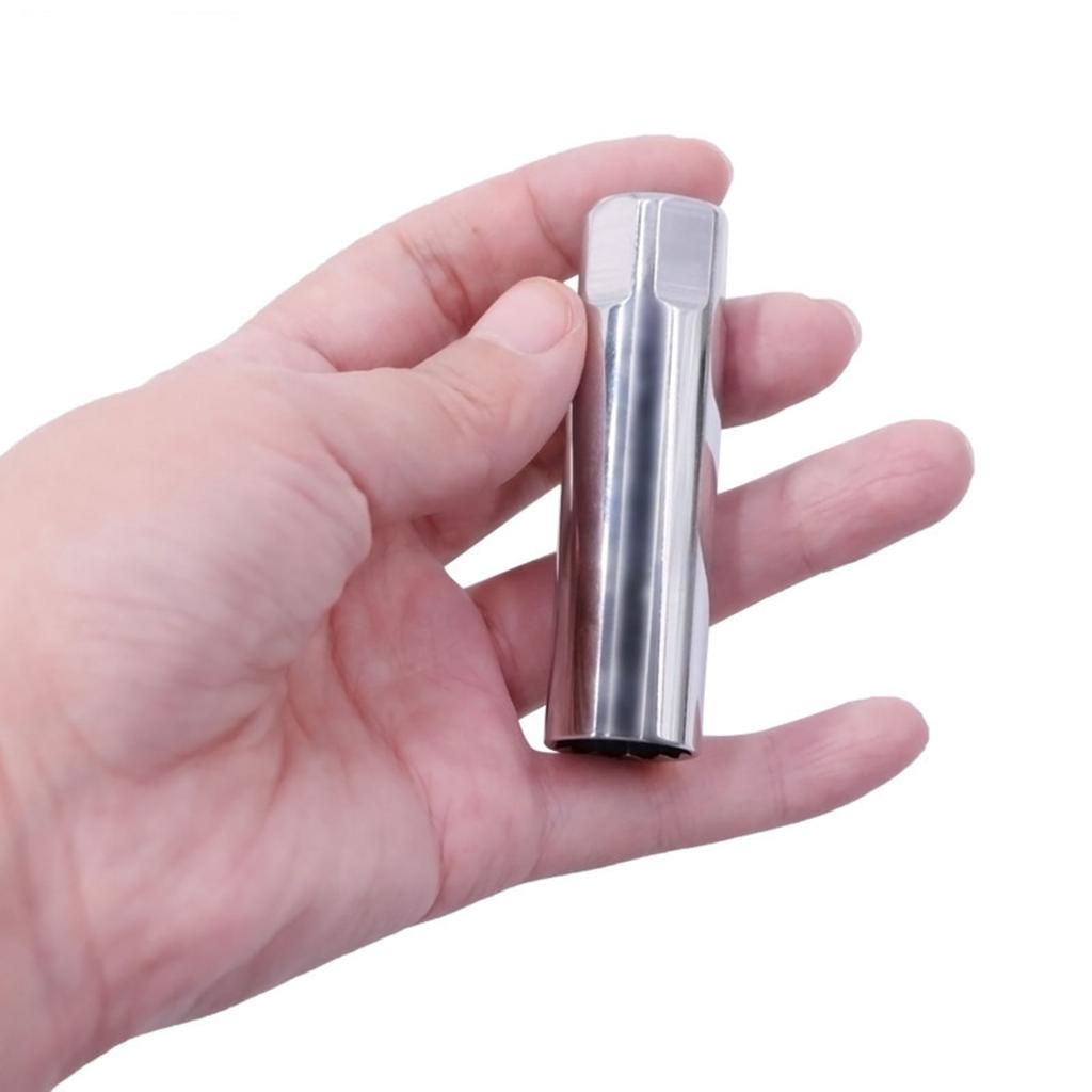 Эффективный автомобильный торцевой ключ для свечей зажигания 14 мм, конфигурация с 12 гранями, обеспечивает максимальный захват и крутящий момент для ограниченных пространств