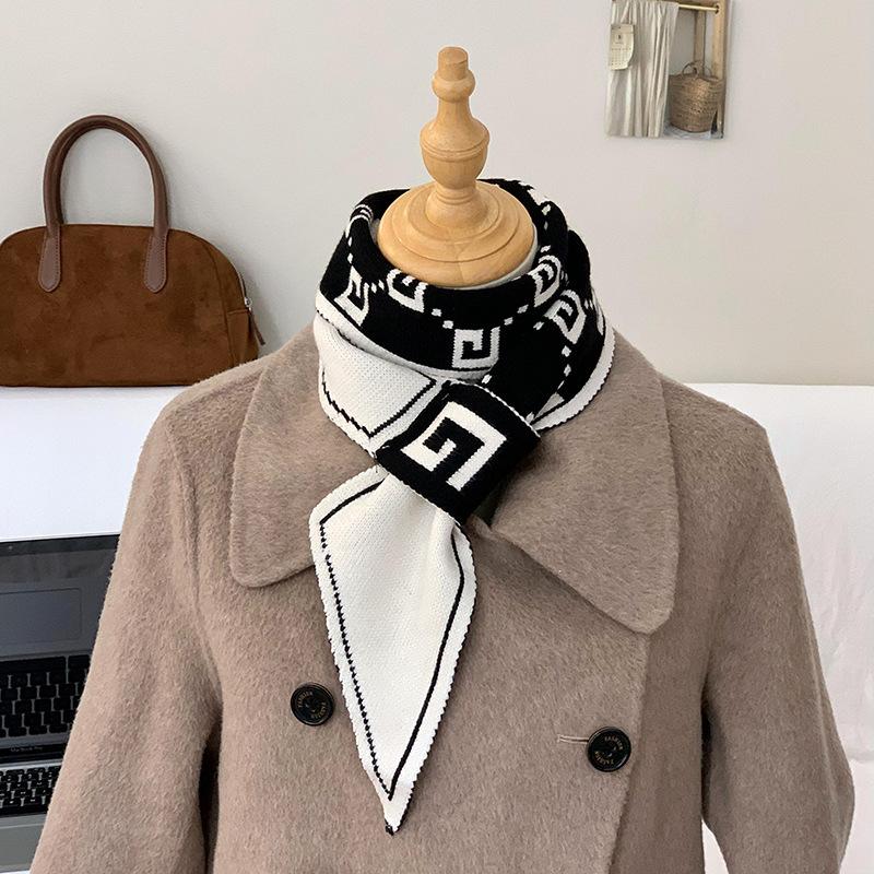 Scarf Women's Winter New Black and White Classic Striped Versatile Lazy Neck Protection Decorative Temperament Scarf Scarf