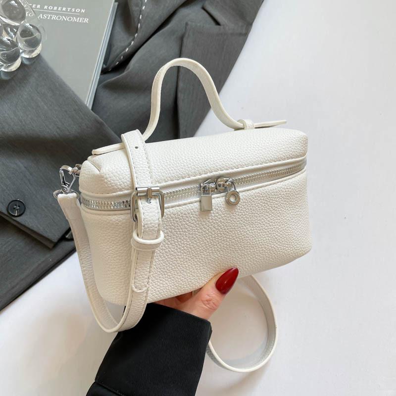 2025 new Korean simple portable small square bag fashion temperament messenger women's bag beautiful messenger bag
