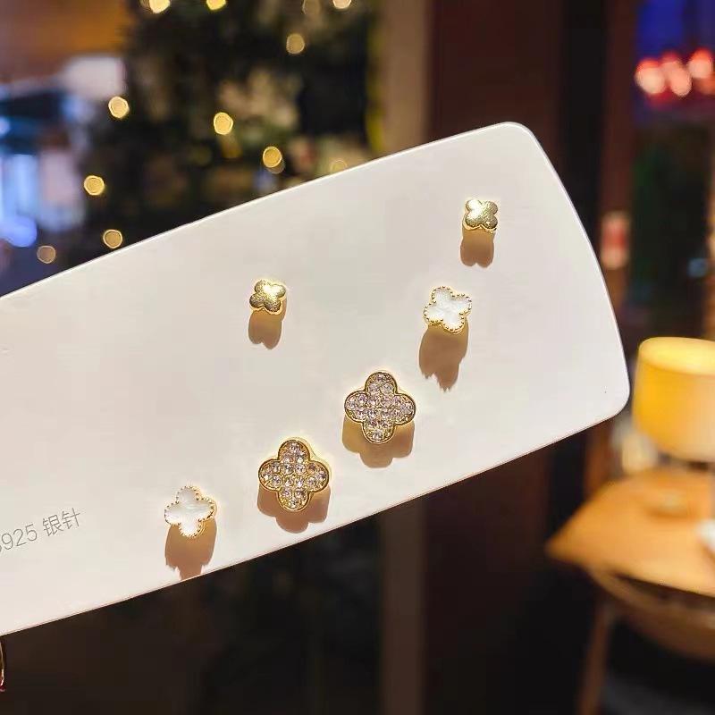 Трендовые клетчатые мозаичные серьги Осень/Зима 2025 для женщин