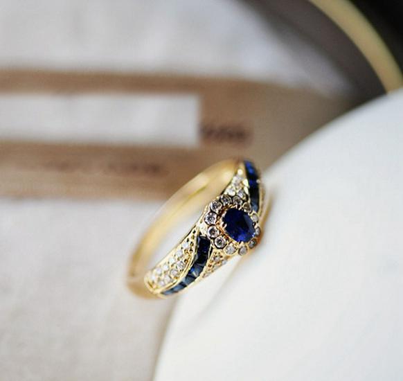 Stylish Alloy Ladies' Ring with Micro-Inlaid Sapphire Zircon