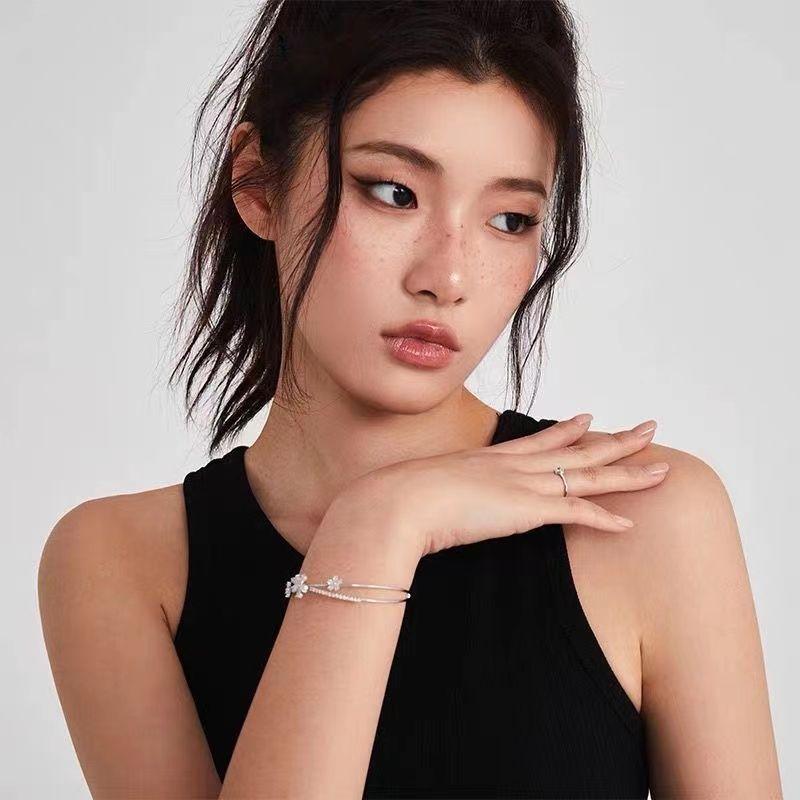 Новый женский браслет для нижнего белья с серебряной и бриллиантовой инкрустацией, отверстием в виде скрещенных цветов, нишевым дизайном и браслетом A Sense of Girlfriends