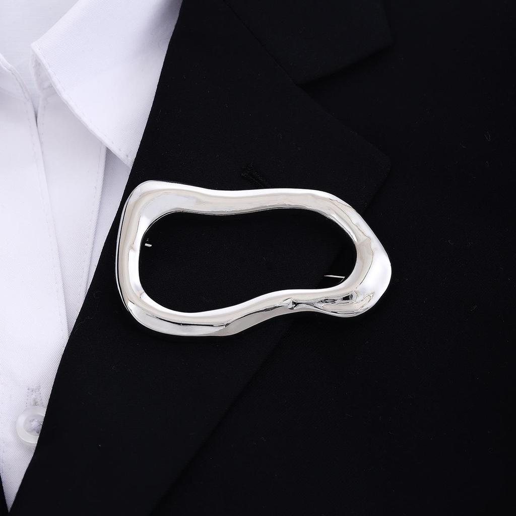 Элегантная европейская и американская овальная брошь неправильной формы — гладкий, роскошный, высококачественный осенне-зимний модный аксессуар для женщин.