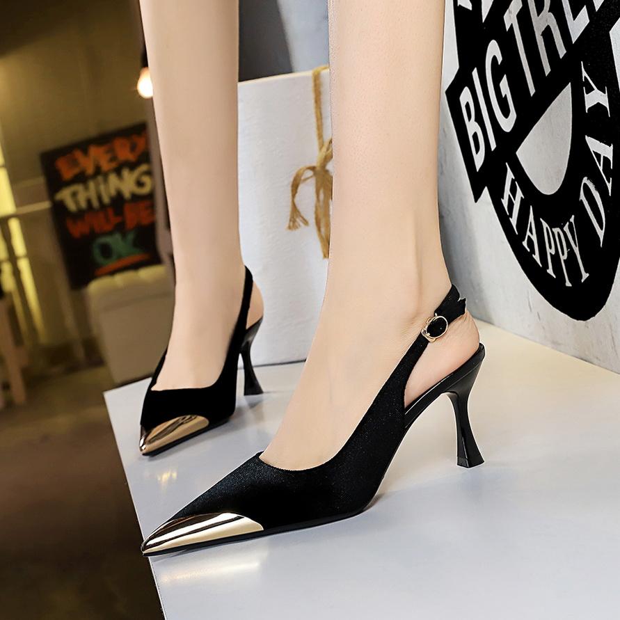 Женские модные банкетные бокалы для вина на высоких каблуках, замшевые одинарные туфли с металлическими острыми краями и выдолбленным задним ремешком